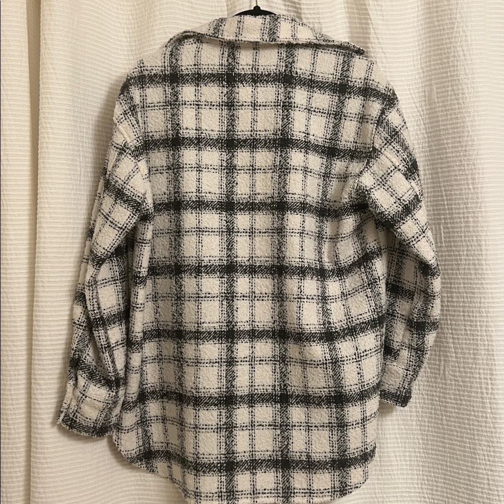 H&M Black and White Plaid Sherpa Shacket - Picture 6 of 6